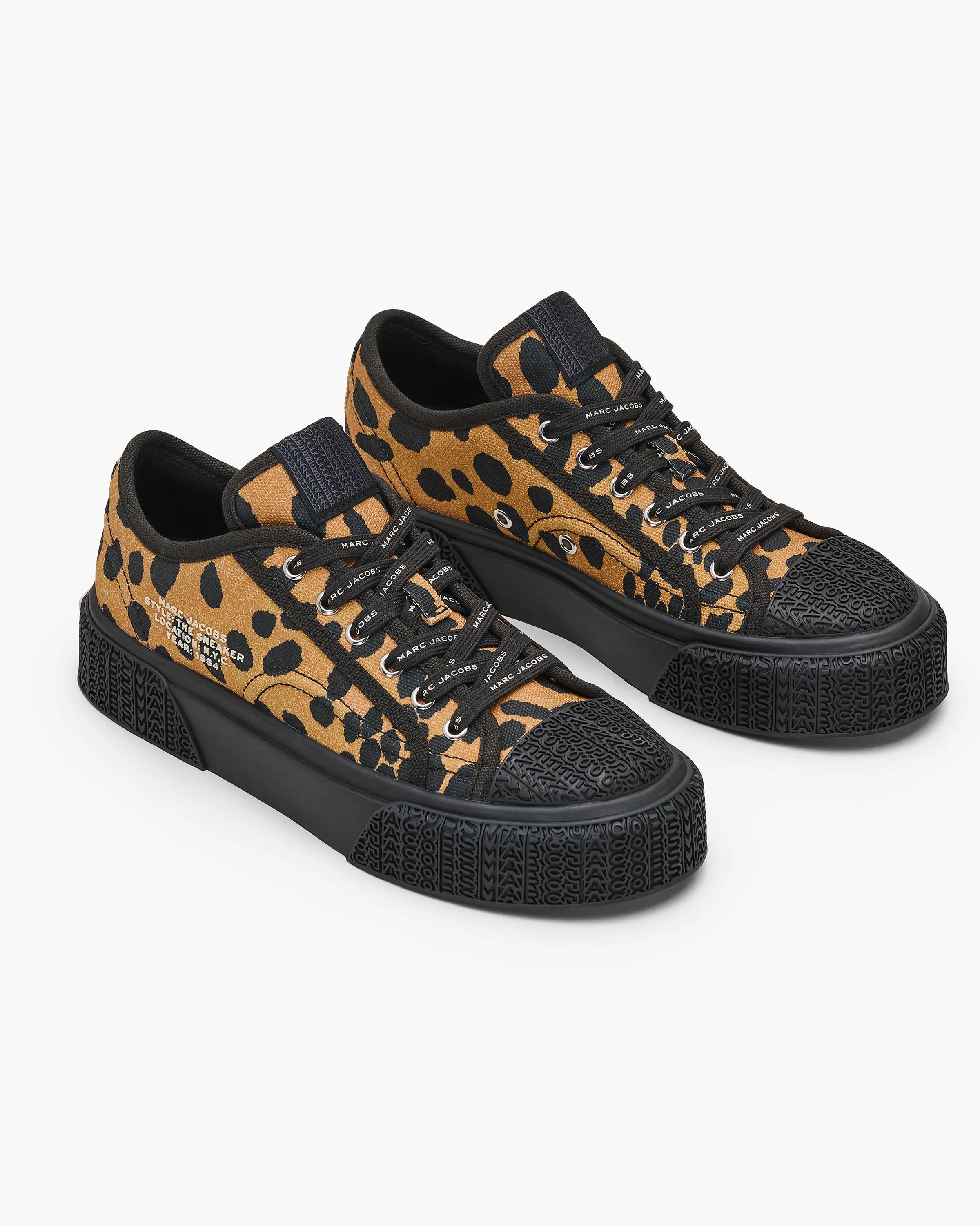 MARC JACOBS Marc Jacobs The Printed Canvas Sneaker in Black Multi　MARC JACOBS マーク ジェイコブス プリント キャンバス スニーカー ブラック マルチ MARC