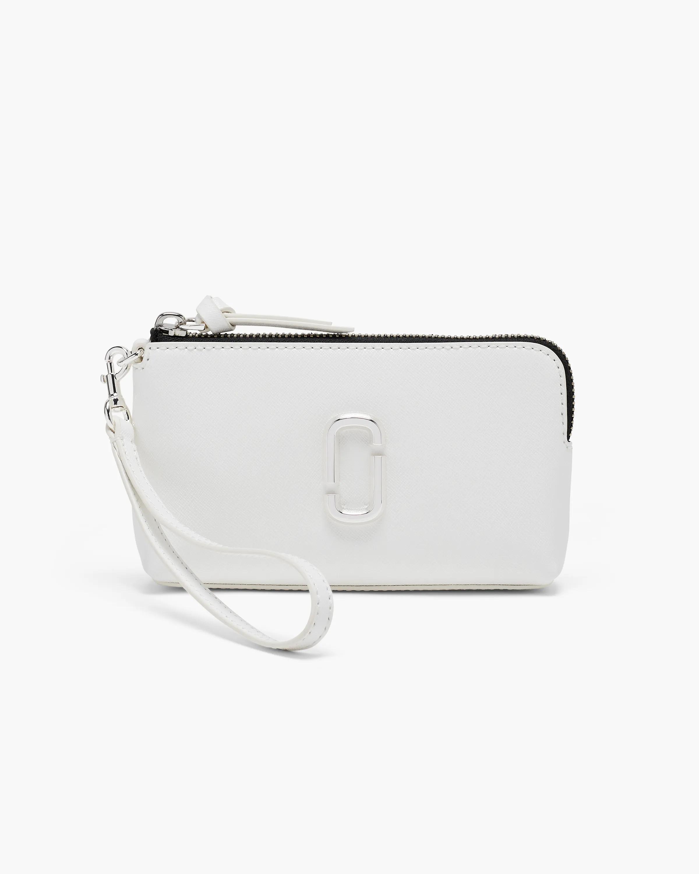 MARC JACOBS Marc Jacobs The Snapshot Dtm Wristlet Bag in White　MARC JACOBS マーク ジェイコブス ザ スナップショット DTM リストレット バッグ ホワイト MARC