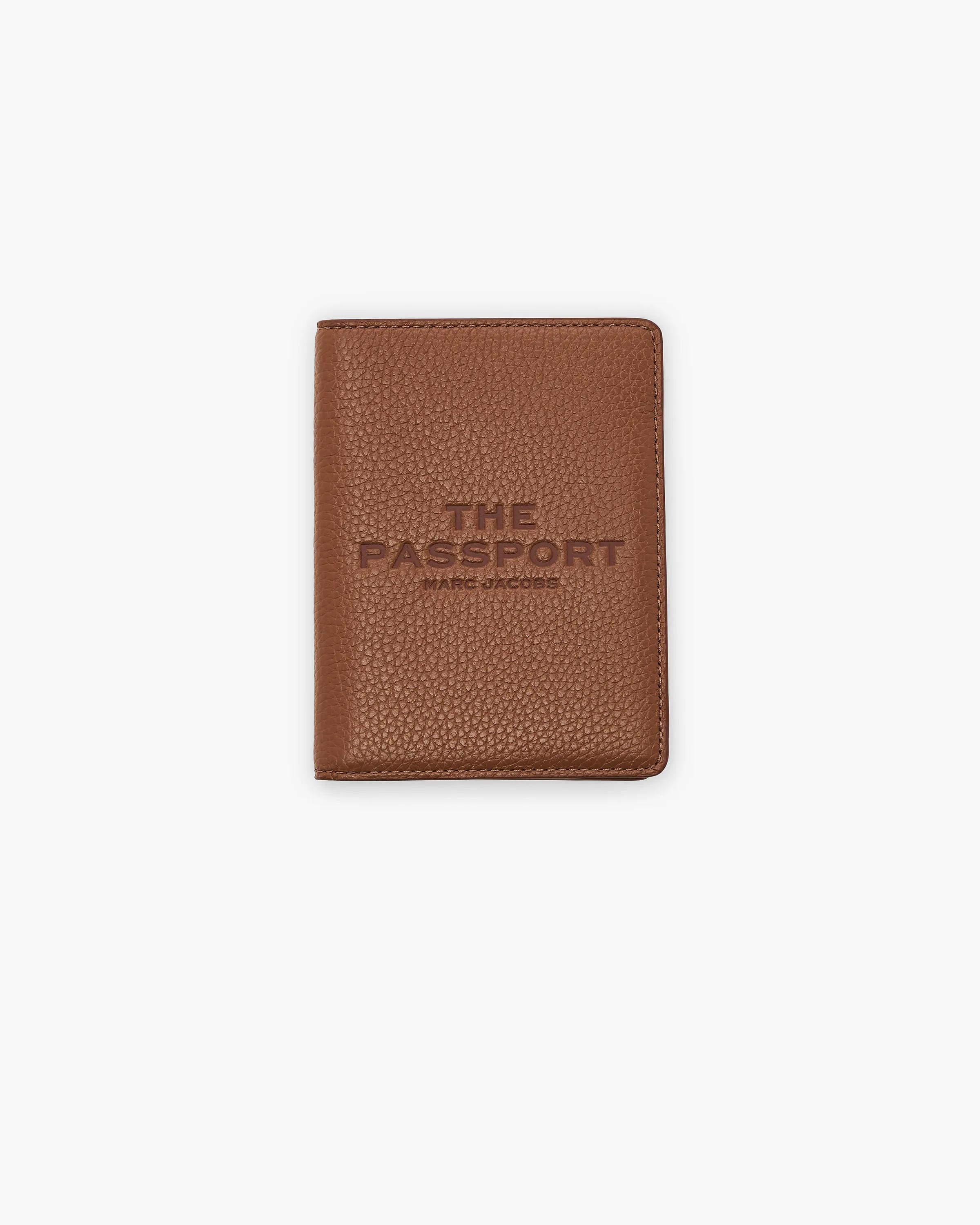 MARC JACOBS Marc Jacobs The Passport Case in Argan Oil　MARC JACOBS マーク ジェイコブス アルガン オイル パスポート ケース MARC