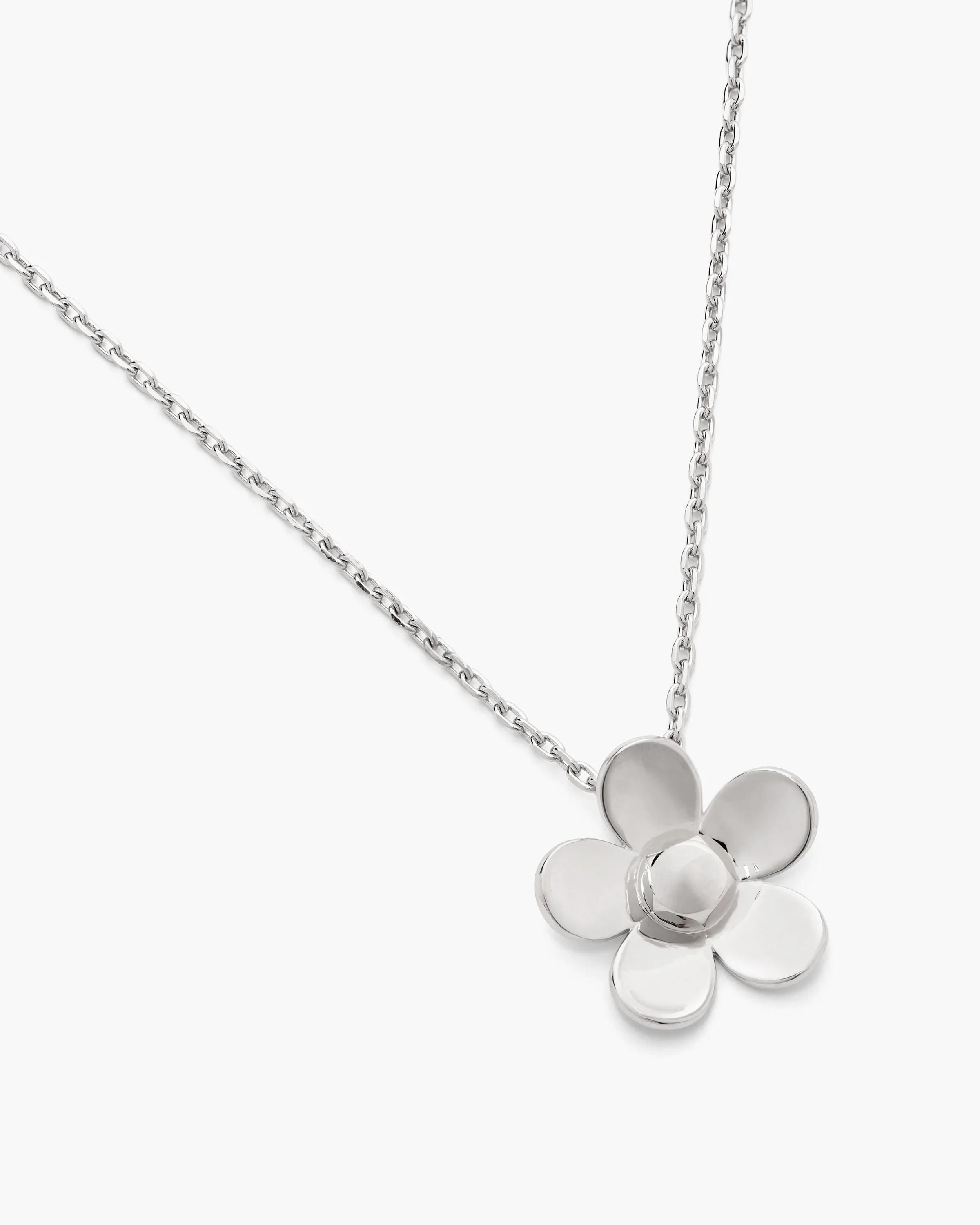 MARC JACOBS Marc Jacobs The Daisy Pendant Necklace in Silver　MARC JACOBS マーク ジェイコブス ザ デイジー ペンダント ネックレス シルバー MARC