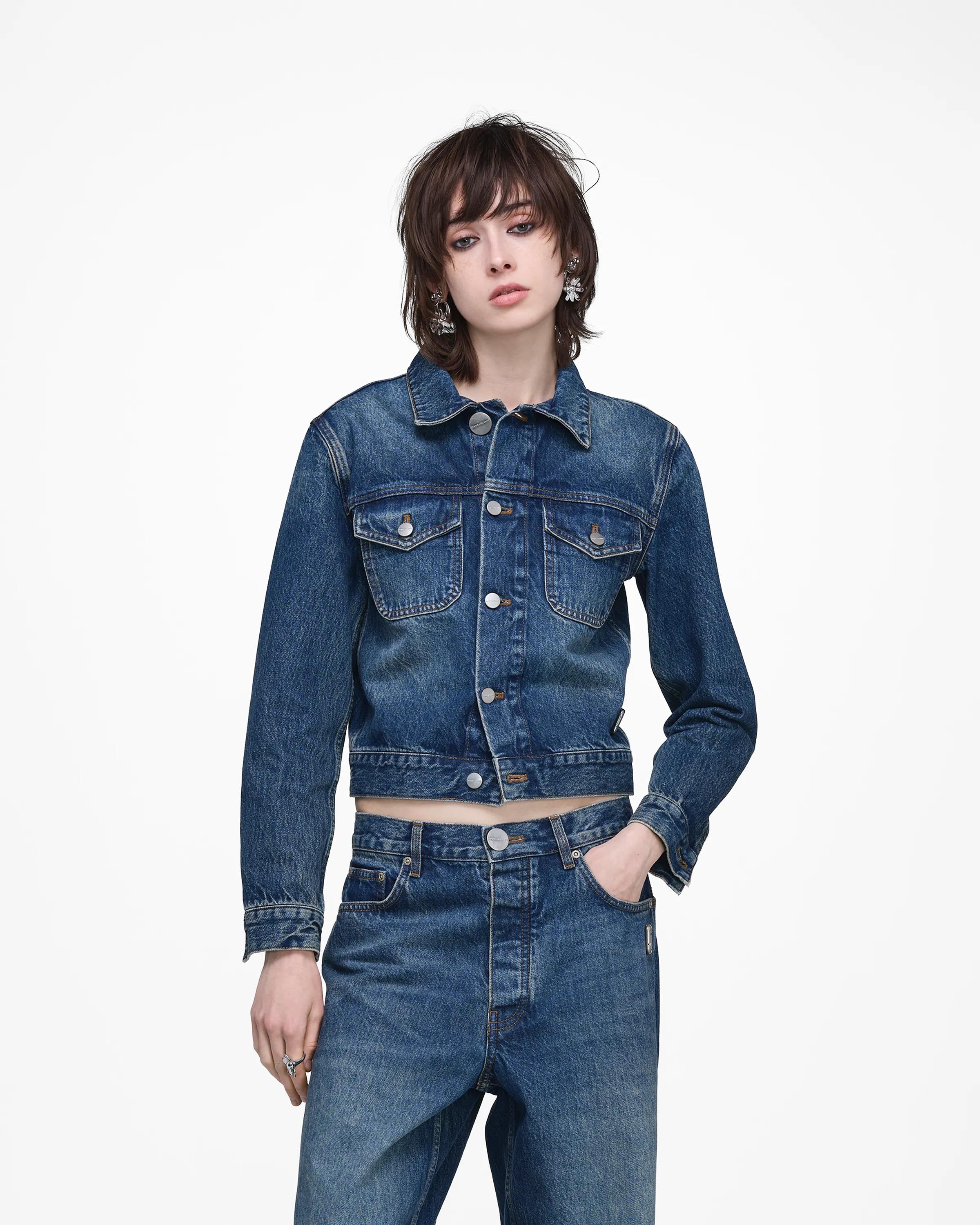 MARC JACOBS Marc Jacobs Shrunken Denim Jacket in Medium Wash Indigo, Size XL　MARC JACOBS マーク ジェイコブス シュランケン デニム ジャケット ミディアム ウォッシュ インディゴ、サイズ XL MARC