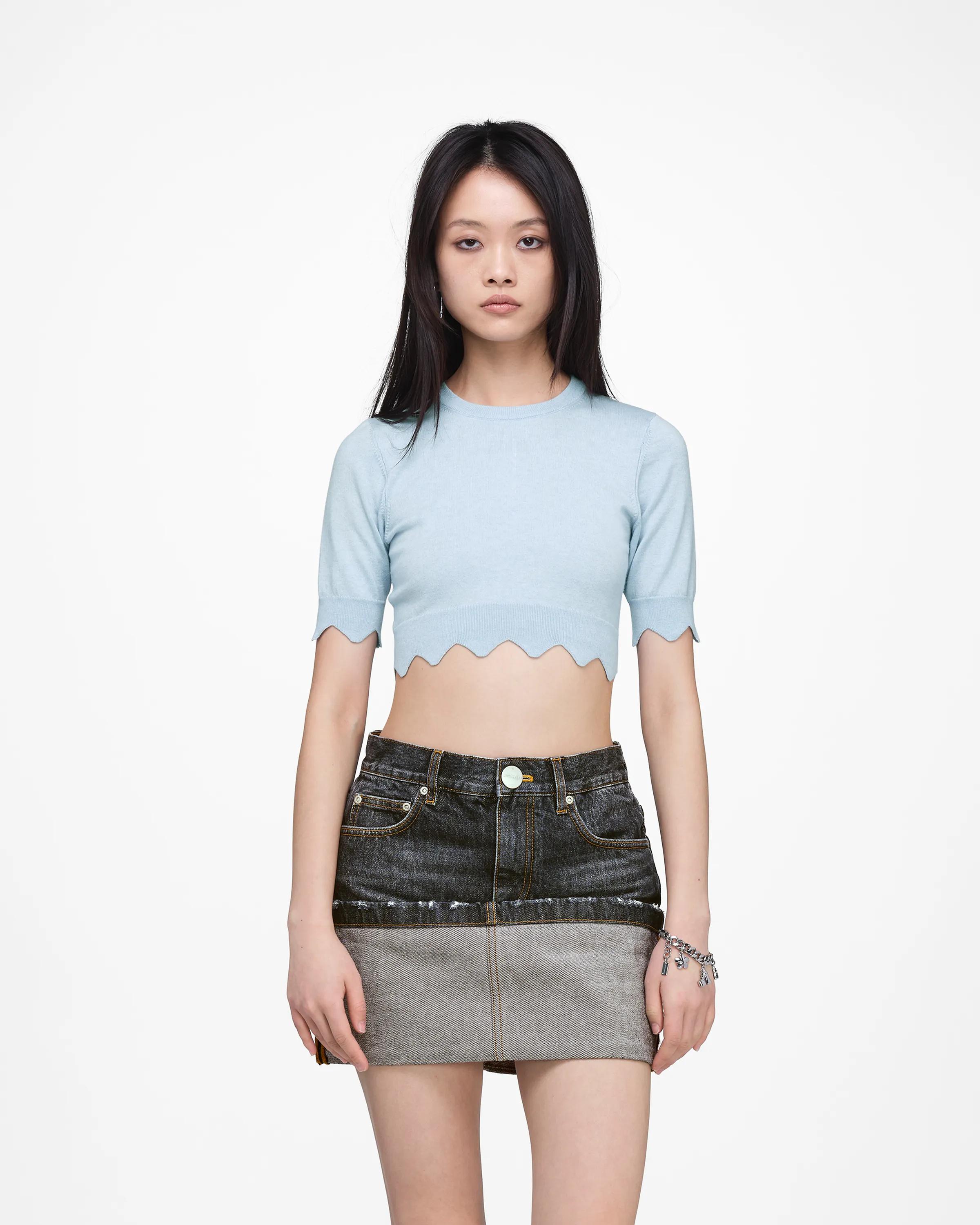 MARC JACOBS Marc Jacobs Scallop Daisy Crop Sweater in Blue Mist, Size XL　MARC JACOBS マーク ジェイコブス スカラップ デイジー クロップ セーター ブルー ミスト、サイズ XL MARC