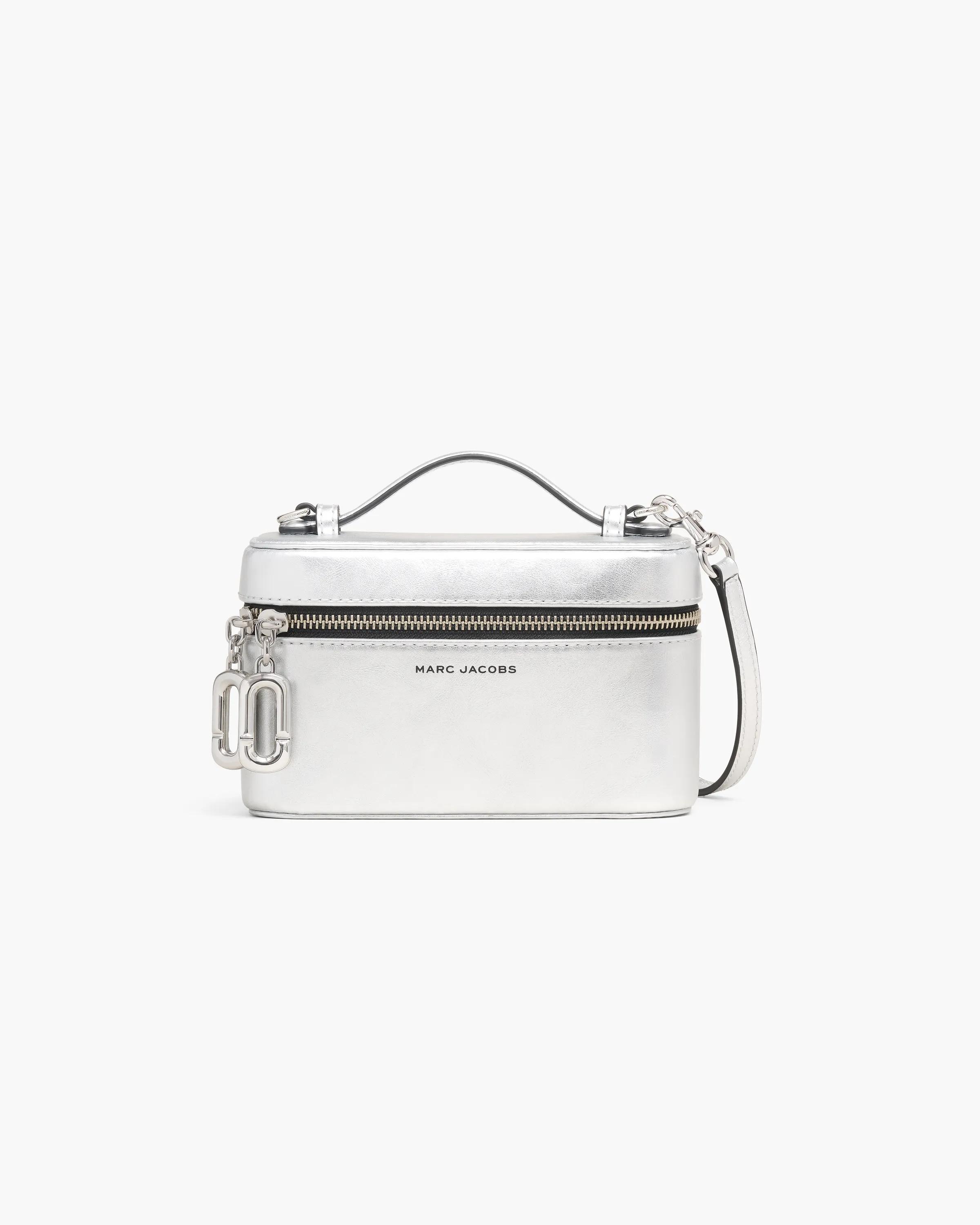 MARC JACOBS Marc Jacobs Scene Vanity Bag In Metallic in Silver　MARC JACOBS マーク ジェイコブス シーン バニティ バッグ メタリック シルバー MARC