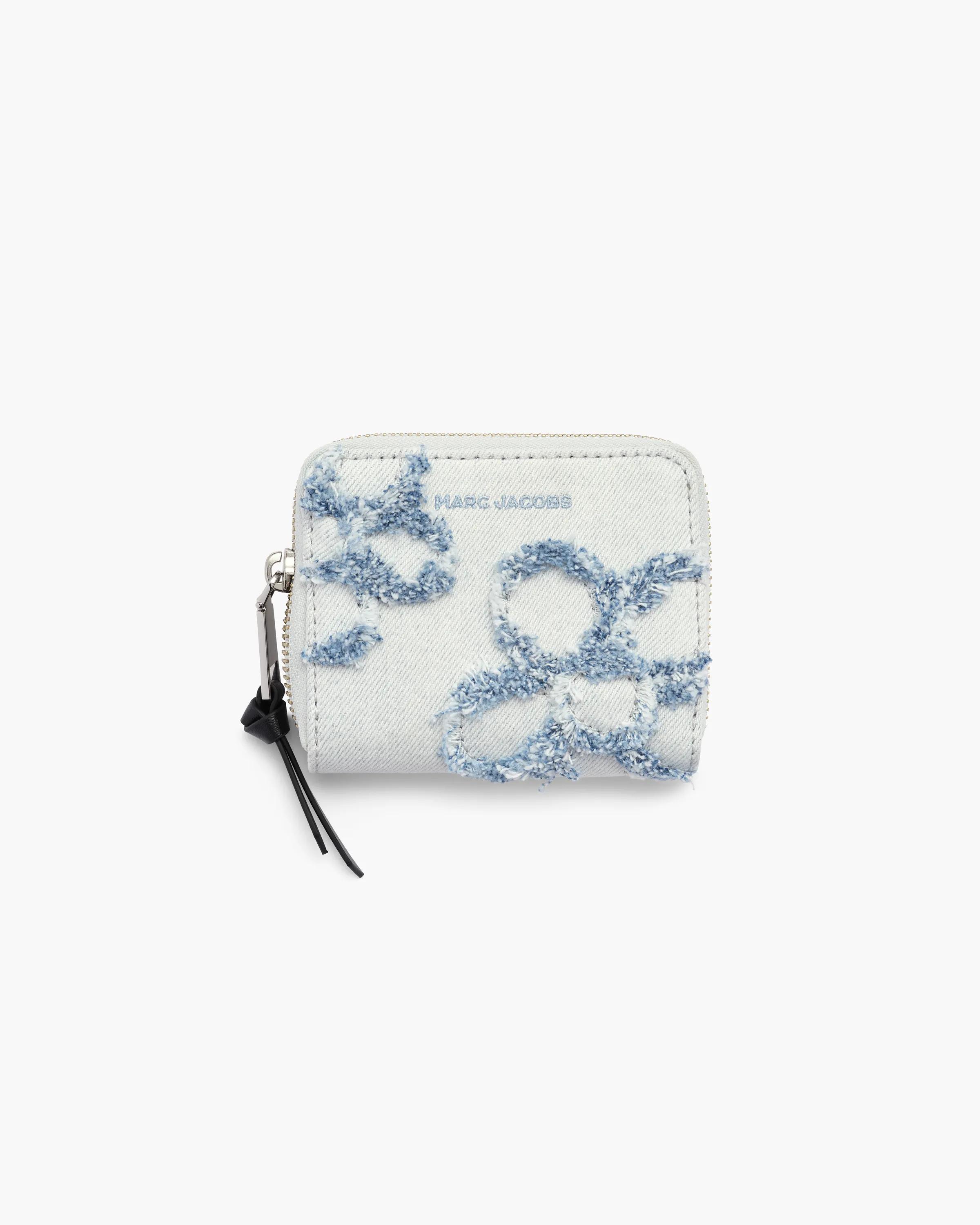 MARC JACOBS Marc Jacobs The Daisy Denim Mini Compact Wallet in Light Wash　MARC JACOBS マーク ジェイコブス ザ デイジー デニム ミニ コンパクト ウォレット ライトウォッシュ MARC