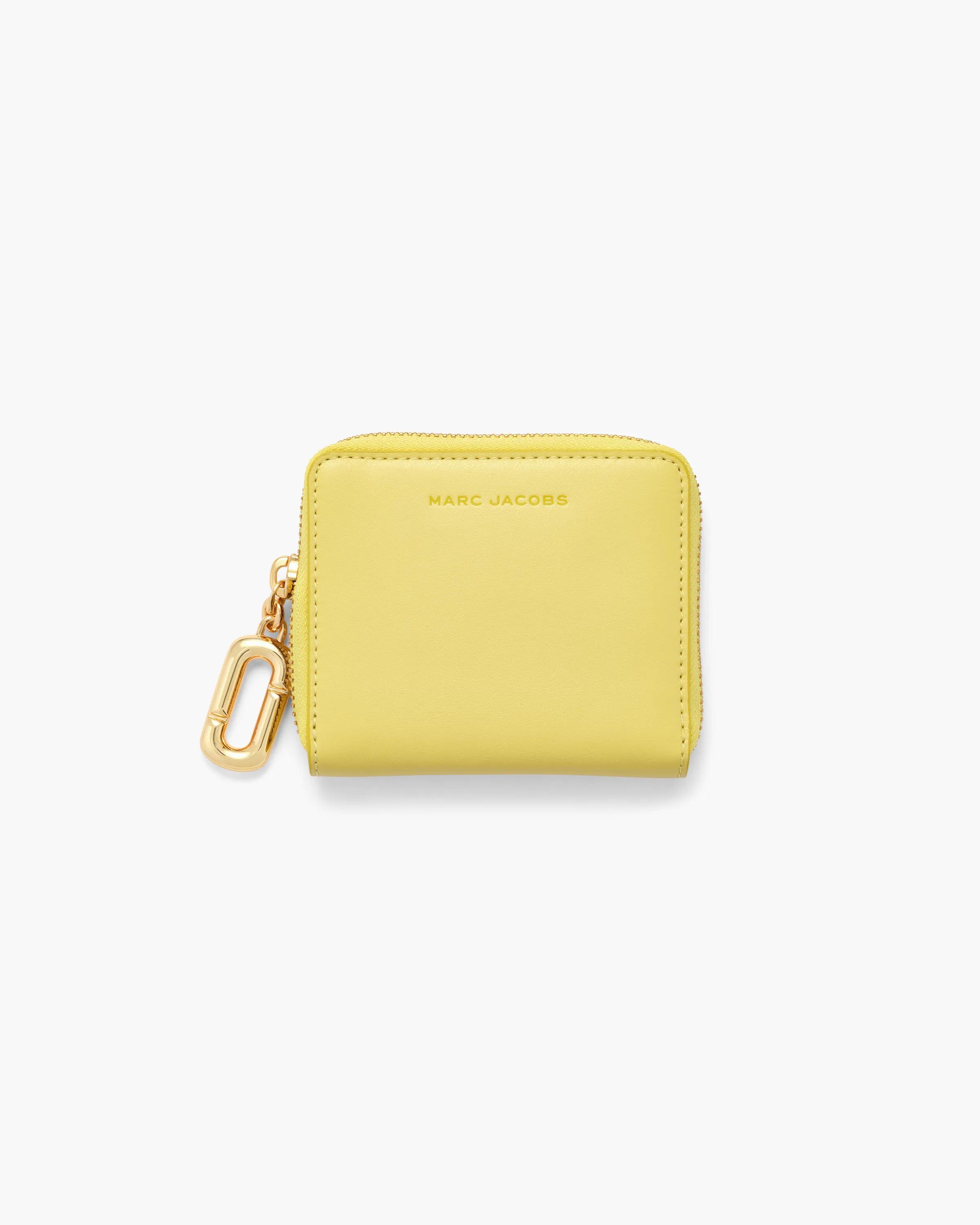 MARC JACOBS Marc Jacobs Scene Slim Compact Wallet in Citron Yellow　MARC JACOBS マーク ジェイコブス シーン スリム コンパクト ウォレット シトロン イエロー MARC