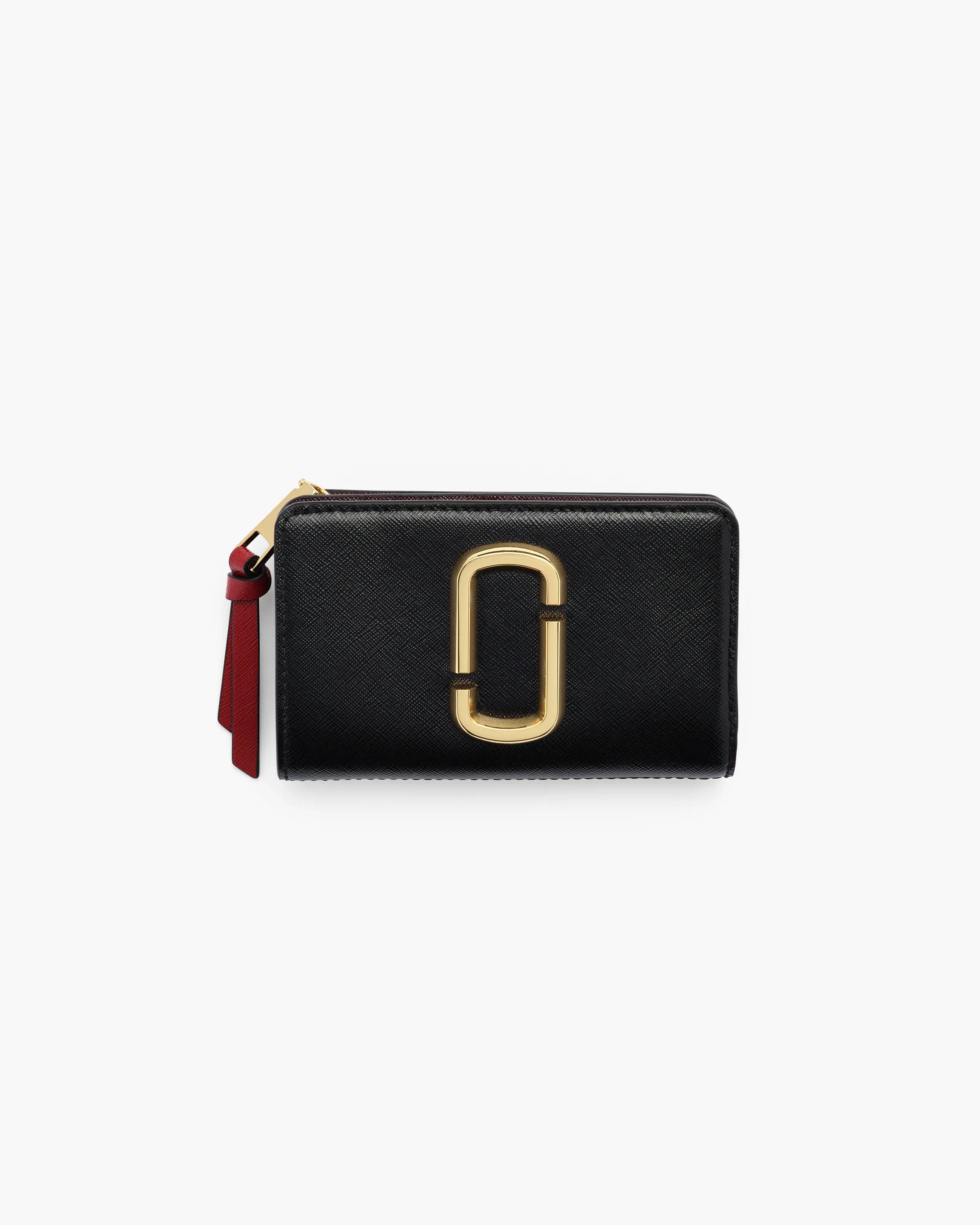 MARC JACOBS Marc Jacobs The Snapshot Compact Wallet in Black Multi　MARC JACOBS マーク ジェイコブス ザ スナップショット コンパクト ウォレット ブラック マルチ MARC