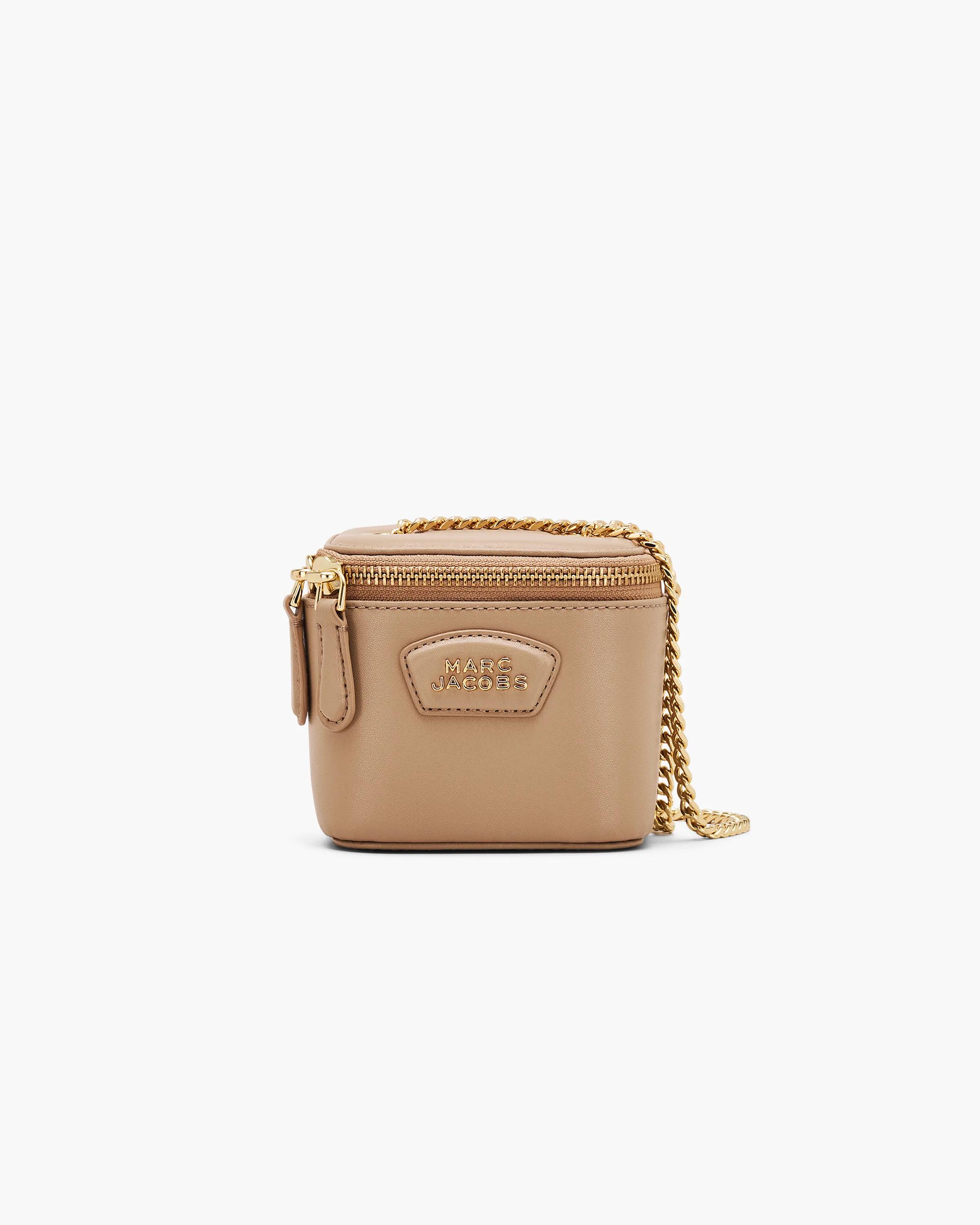 MARC JACOBS Marc Jacobs The Everyday Mini Vanity Bag in Camel　MARC JACOBS マーク ジェイコブス ザ エブリデイ ミニ バニティ バッグ (キャメル) MARC