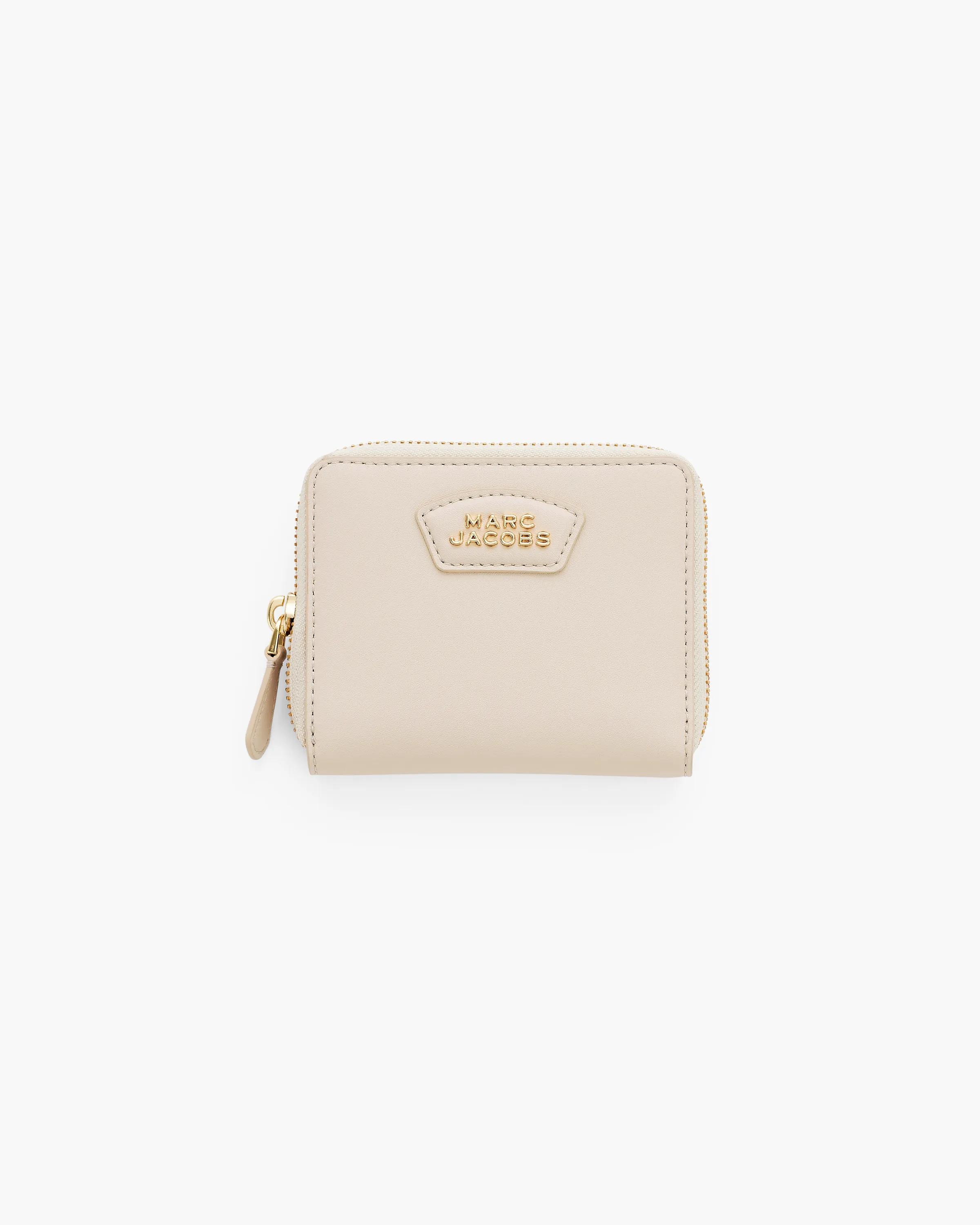 MARC JACOBS Marc Jacobs The Everyday Slim Compact Wallet in Cloud White　MARC JACOBS マーク ジェイコブス エブリデイ スリム コンパクト ウォレット クラウド ホワイト MARC