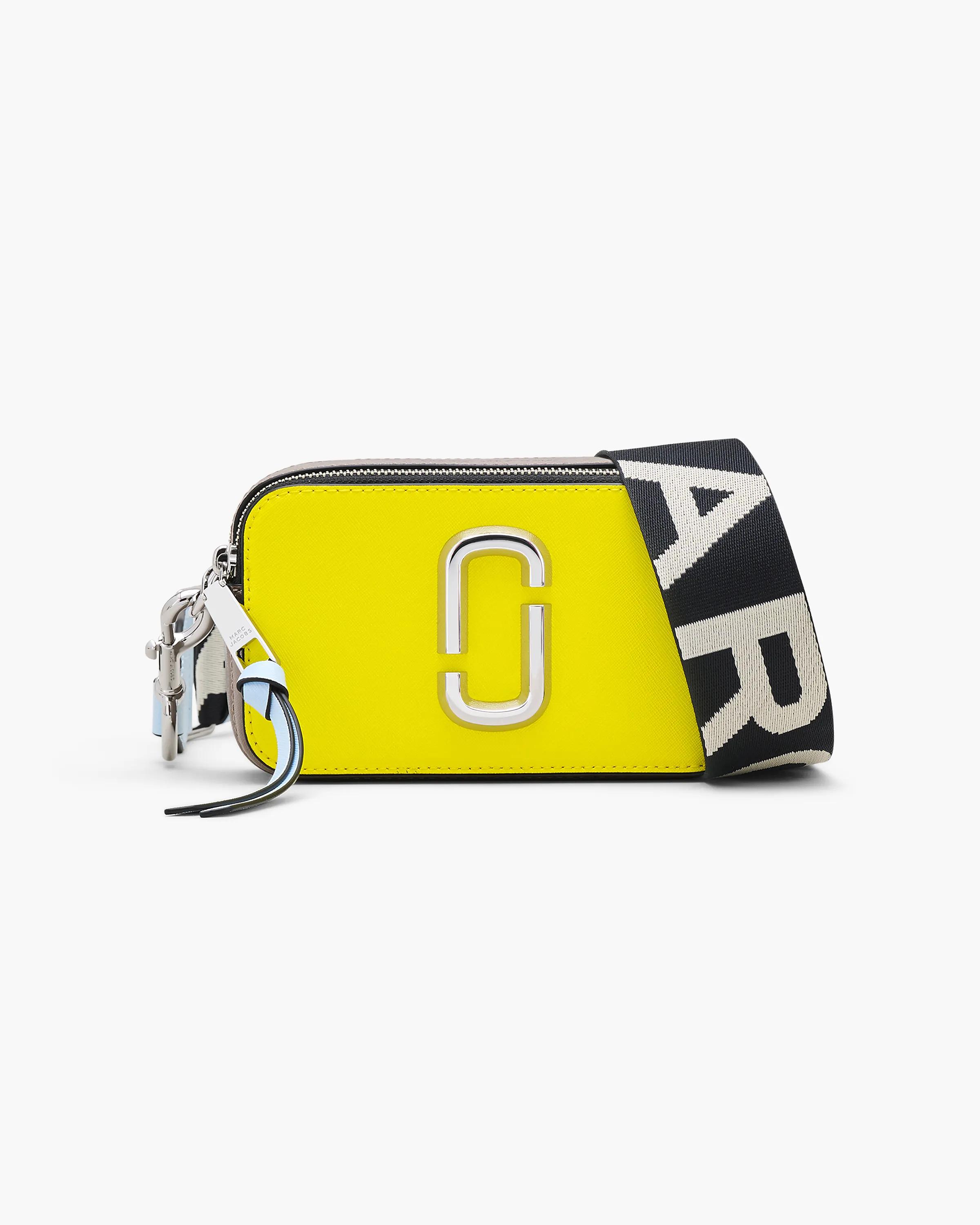 MARC JACOBS Marc Jacobs The Snapshot Bag in Daisy Yellow　MARC JACOBS マーク ジェイコブス ザ スナップショット バッグ デイジー イエロー MARC