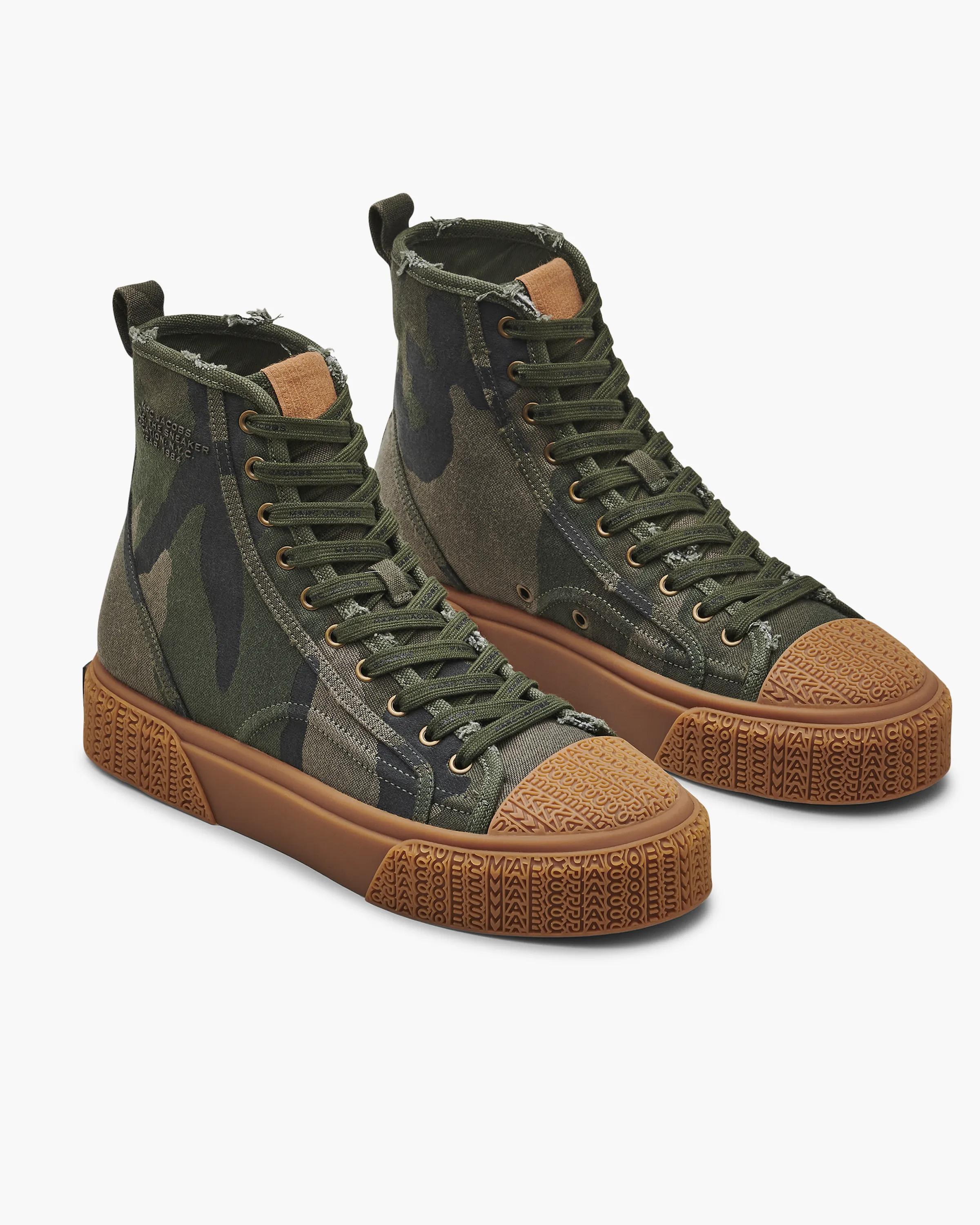 MARC JACOBS Marc Jacobs The Camo Jacquard High Top Sneaker in Camo Multi, Size 35　MARC JACOBS マーク ジェイコブス カモ ジャカード ハイトップ スニーカー カモ マルチ、サイズ 35 MARC