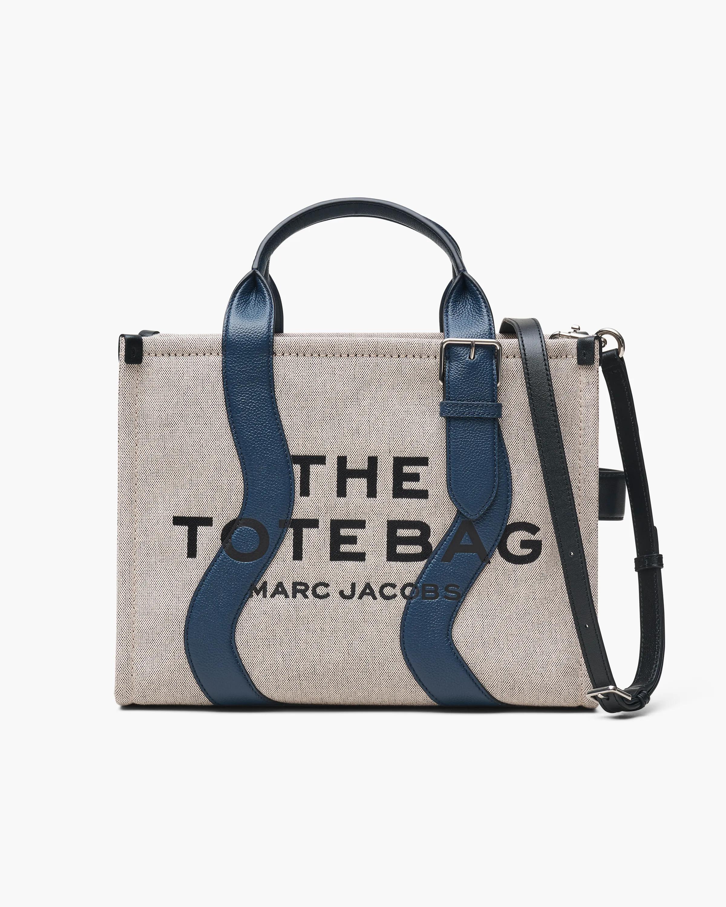 MARC JACOBS Marc Jacobs The Wavy Canvas Medium Tote Bag in Ivory/Navy　MARC JACOBS マーク ジェイコブス ザ ウェイビー キャンバス ミディアム トートバッグ アイボリー/ネイビー MARC