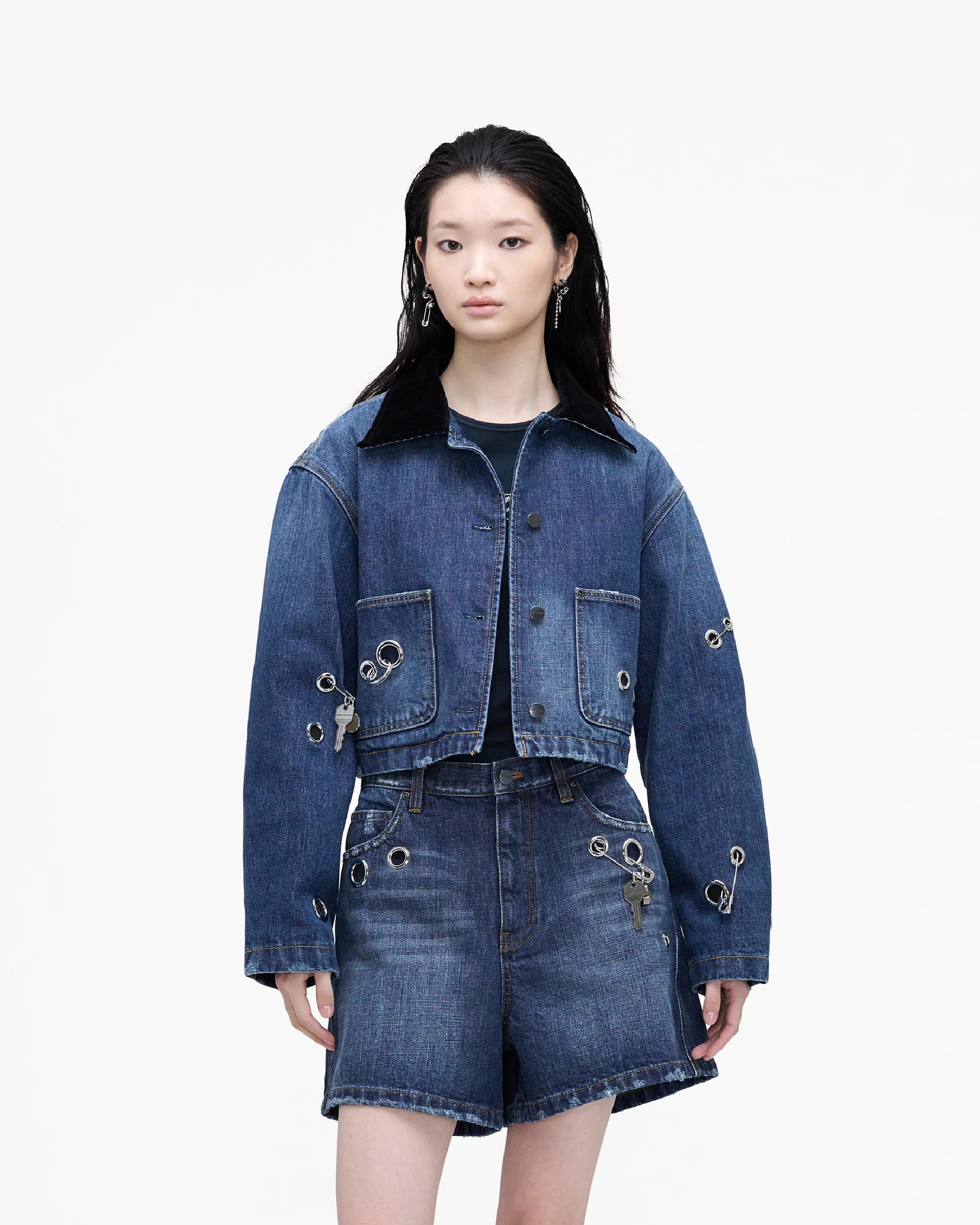 MARC JACOBS Marc Jacobs Grommet Utility Jacketin Medium Wash Indigo, Size XL　MARC JACOBS マーク ジェイコブス グロメット ユーティリティ ジャケット ミディアム ウォッシュ インディゴ、サイズ XL MARC