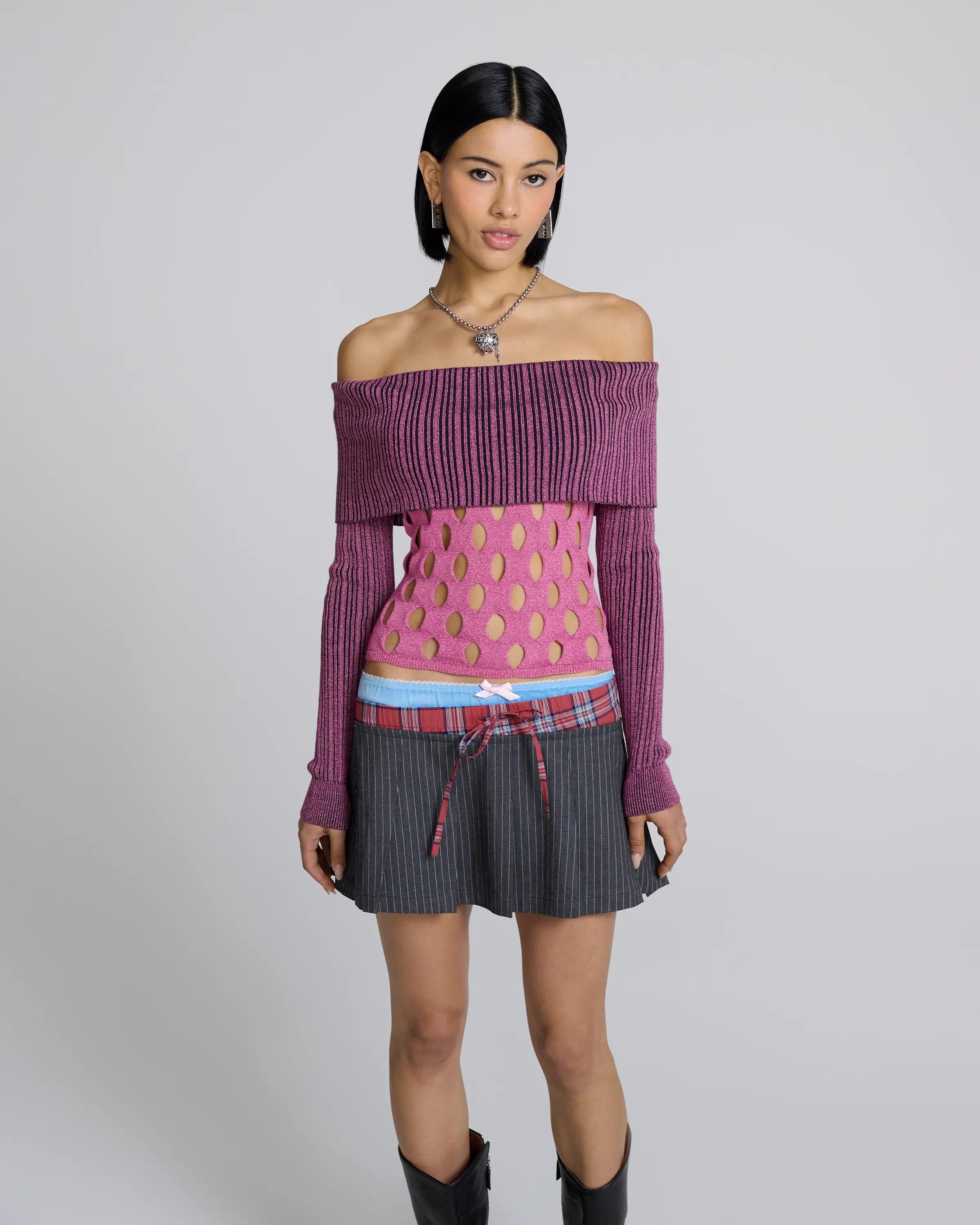 MARC JACOBS Marc Jacobs Off Shoulder Hole Knit Top in Pink, Size Large　MARC JACOBS マーク ジェイコブス オフショルダー ホール ニット トップ、ピンク、サイズ L MARC