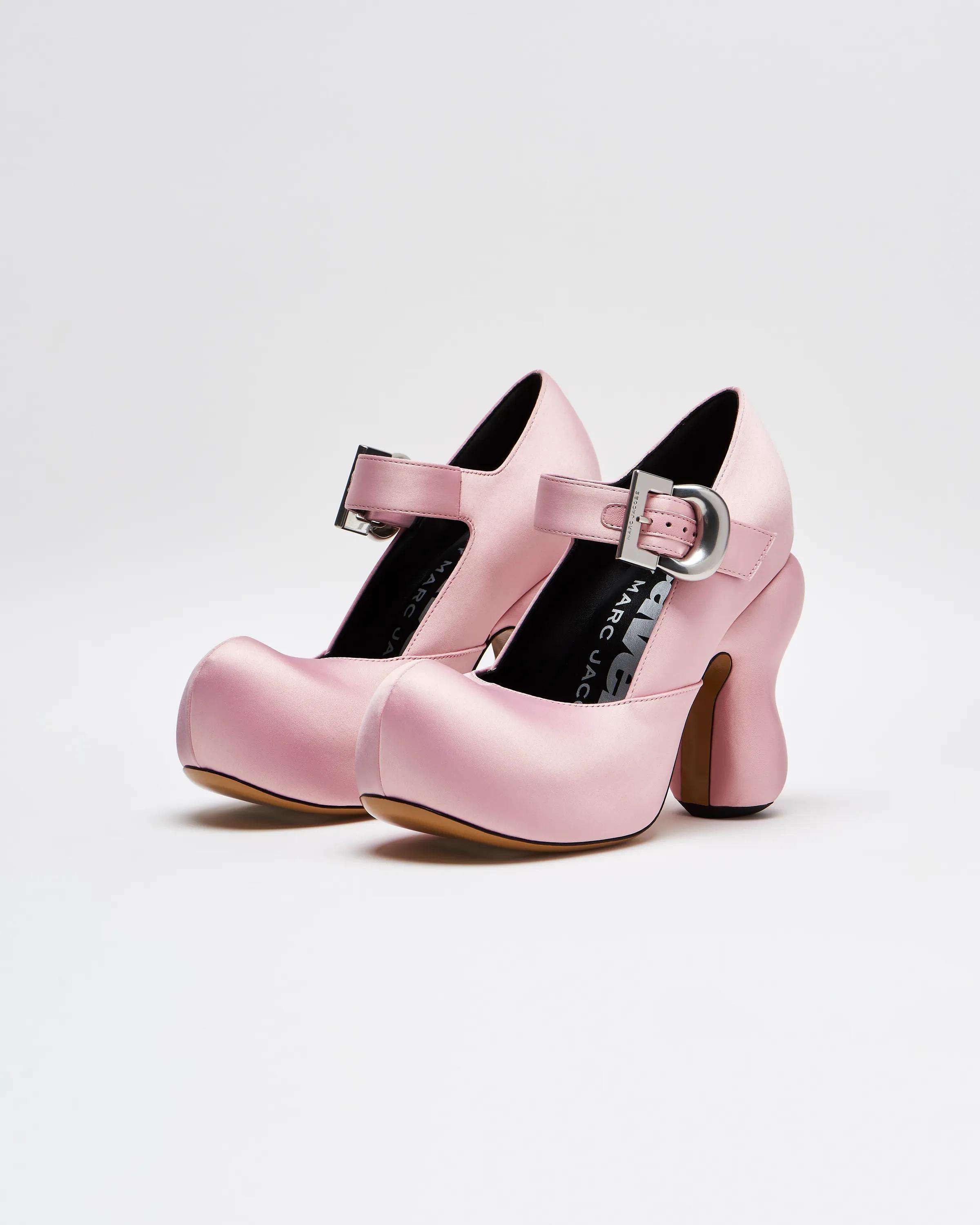 MARC JACOBS Marc Jacobs The Satin Doll Pumps in Pink　MARC JACOBS マーク ジェイコブス ザ サテン ドール パンプス ピンク MARC