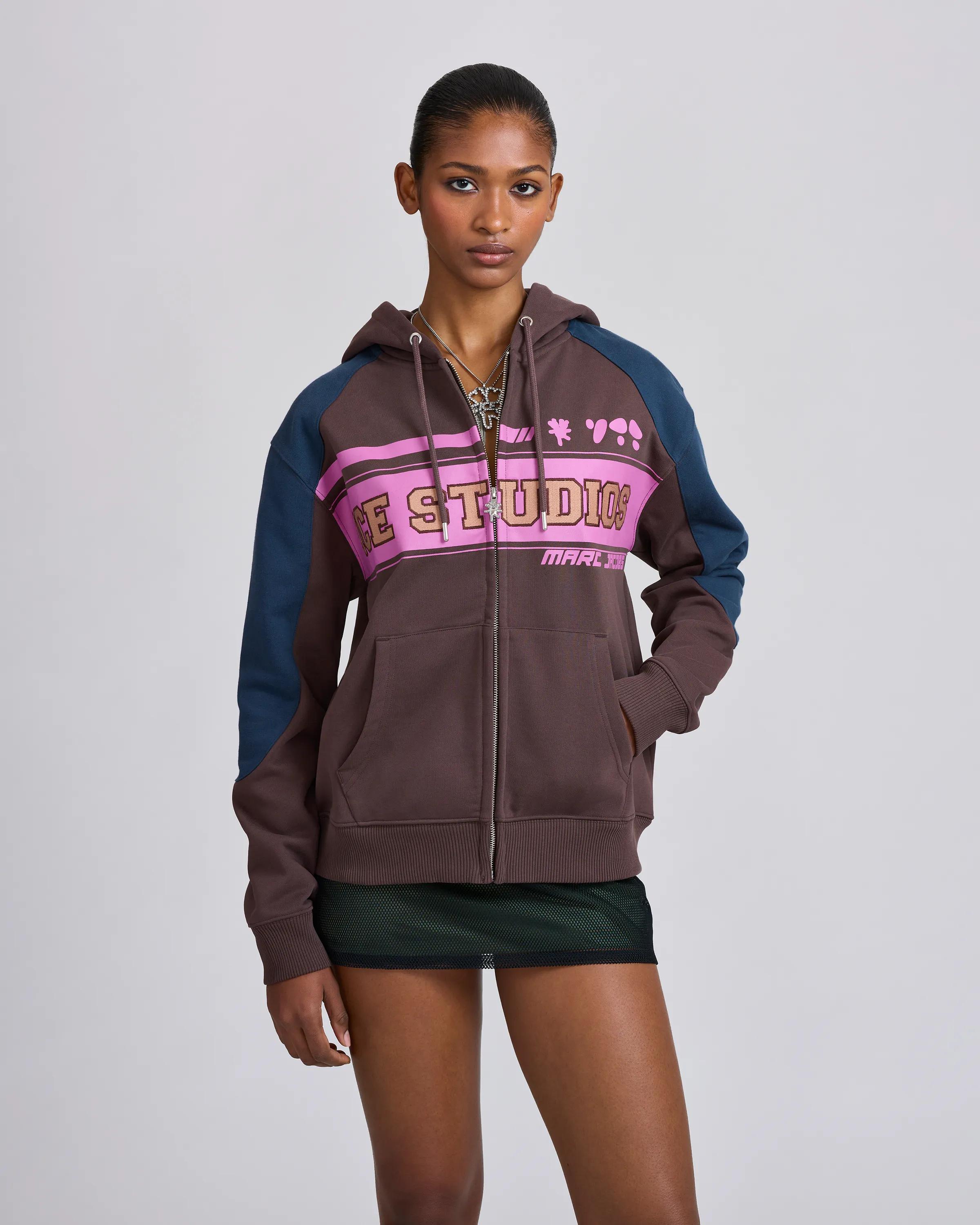 MARC JACOBS Marc Jacobs Ice Studios Moto Panel Zip-Up Hoodie in Brown　MARC JACOBS マーク ジェイコブス アイス スタジオ モト パネル ジップアップ パーカー (ブラウン) MARC